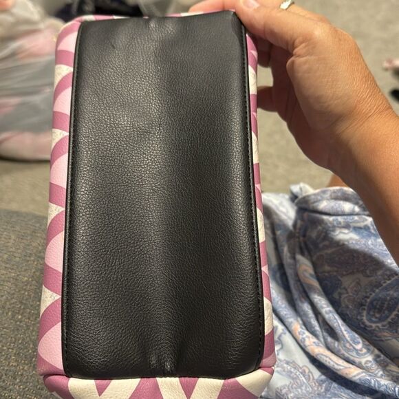 Betsey Johnson Chevron Patterned Pink and Black Handbag - Picture 6 of 7